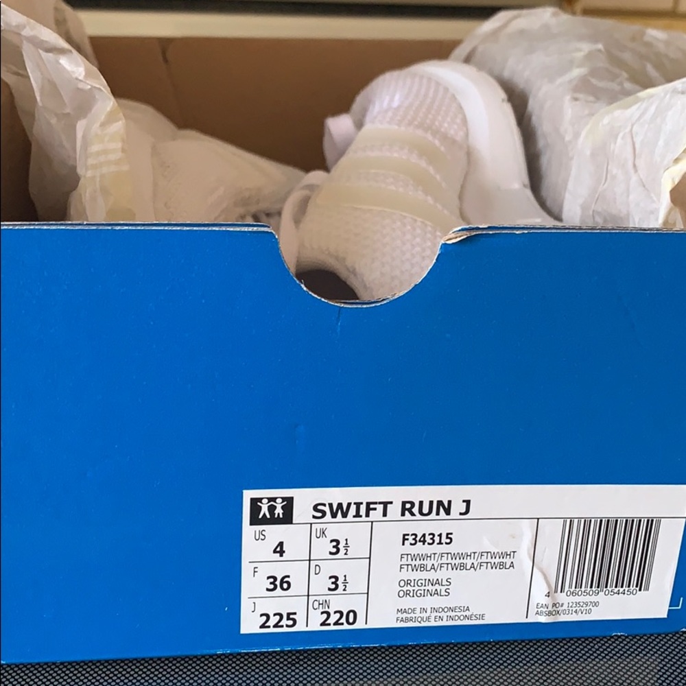 adidas swift run white shoes